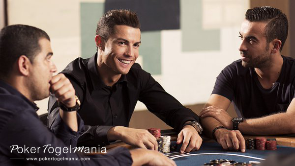 Cristiano Ronaldo Bermain Poker